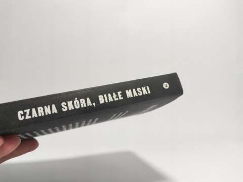 Czarna skóra, białe maski. Frantz Fanon