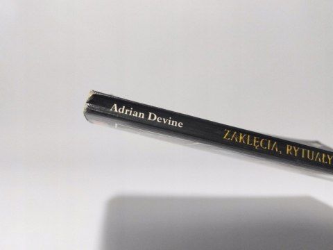 Zaklęcia, rytuały, wróżby. Księga Cieni. Adrian Devine