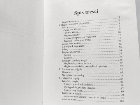 Zaklęcia, rytuały, wróżby. Księga Cieni. Adrian Devine